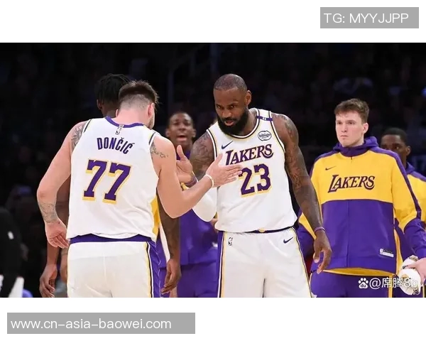 艾顿采访时詹姆斯高喊五连胜引发热议球迷纷纷点赞 艾顿采访时詹姆斯高喊五连胜引发热议球迷纷纷点赞