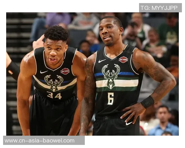 安芬尼西蒙斯表现平平15投5中三分8投3中贡献17分4篮板5助攻正负值12 安芬尼西蒙斯表现平平15投5中三分8投3中贡献17分4篮板5助攻正负值12