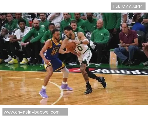 库里分享团队进攻秘诀强调保护球权以创造高质量投篮机会 库里分享团队进攻秘诀强调保护球权以创造高质量投篮机会