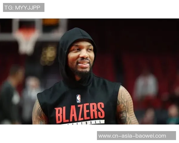 全员集结开拓者发布球队签名明信片利拉德与杨瀚森亲笔签名亮相