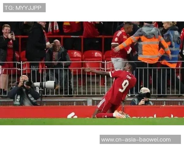 墨菲认为萨拉赫威胁性强斯洛特应让其参与防守提升球队表现 墨菲认为萨拉赫威胁性强斯洛特应让其参与防守提升球队表现